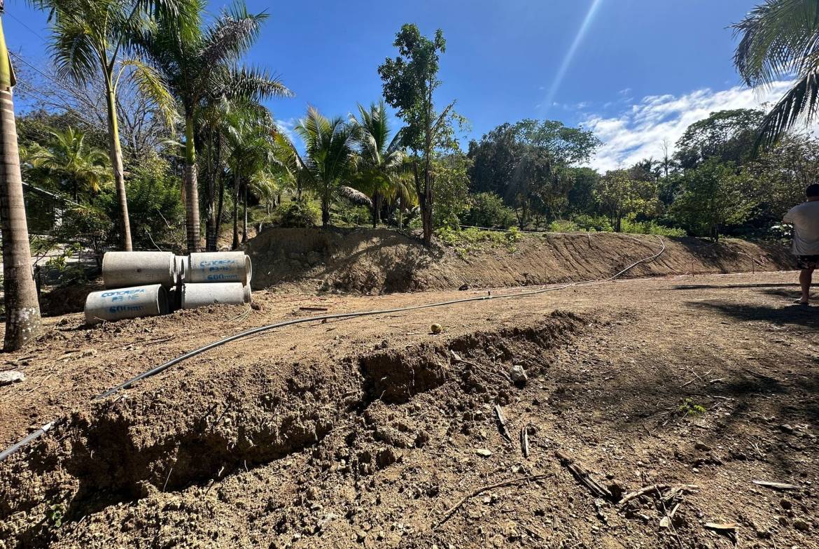 Ready to build lot in Malpais