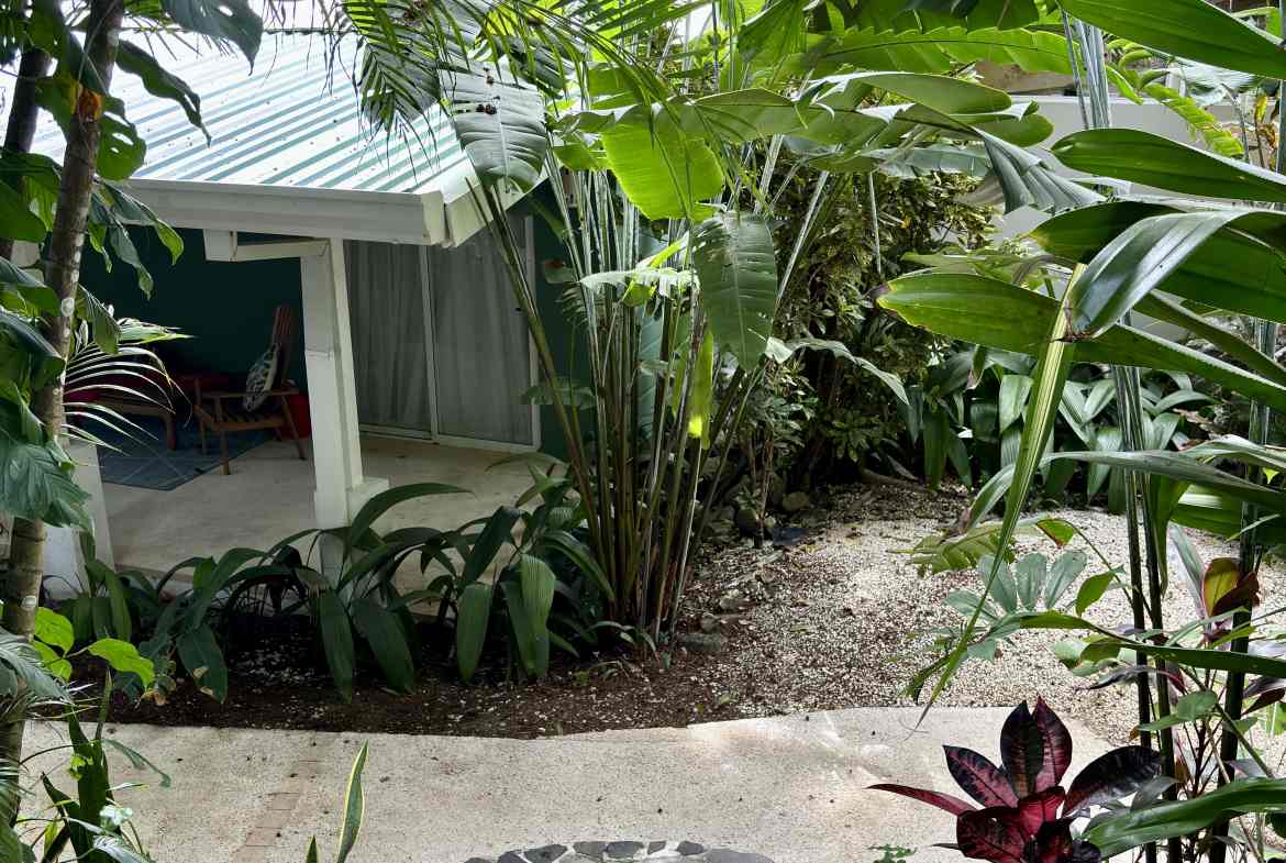 Home in Malpais Steps from the Beach