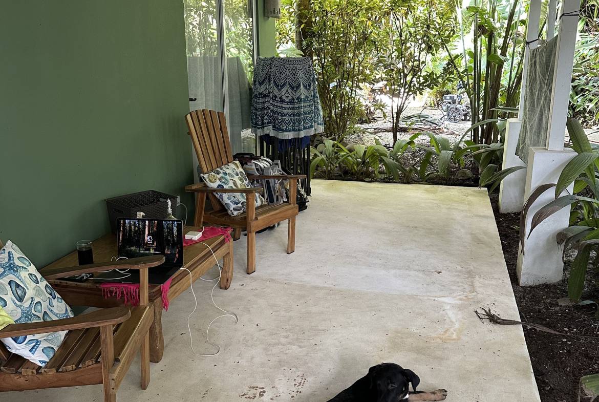 2 bedroom home in Malpais walk from the beach