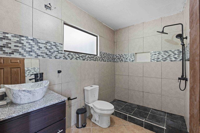 New Condo in Playa Del Coco