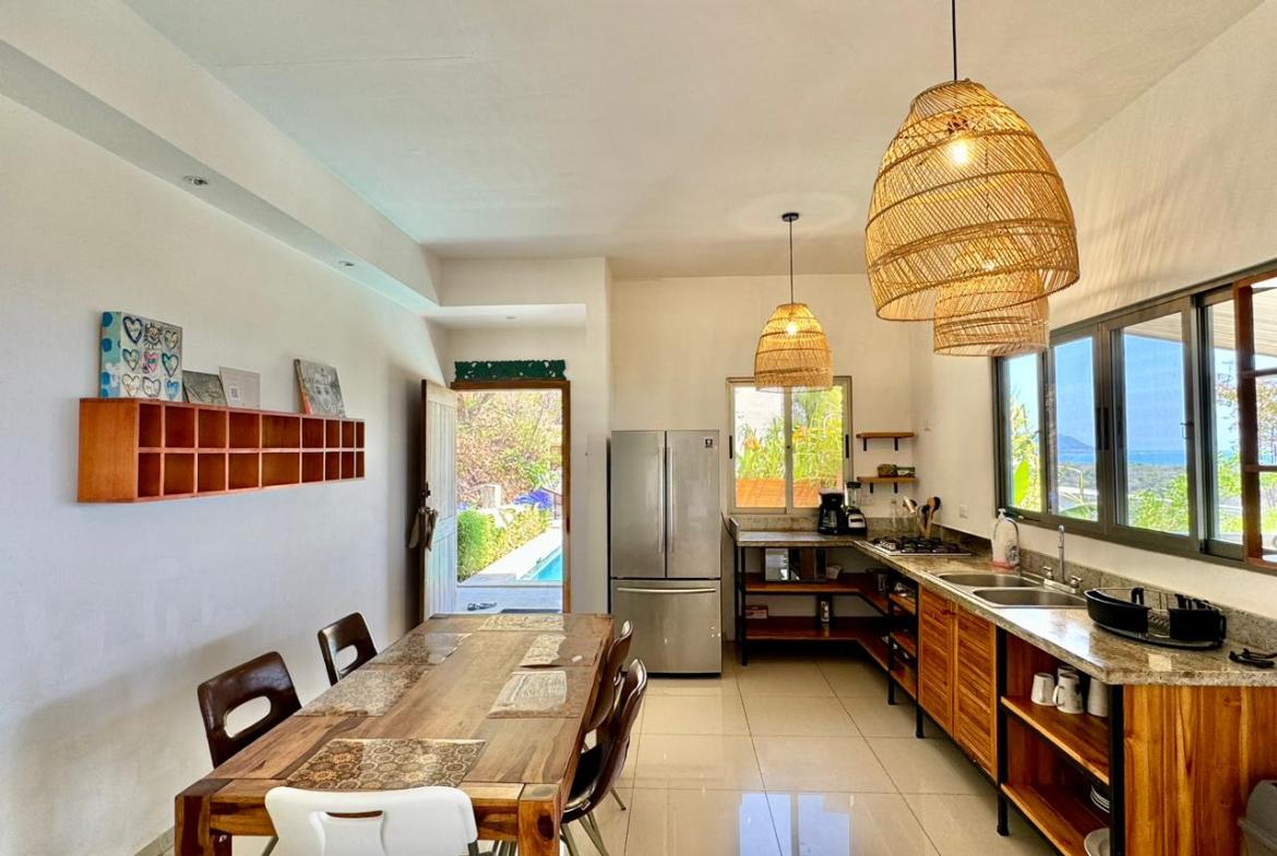 Oceanview 3-Bedroom Villa in Santa Teresa