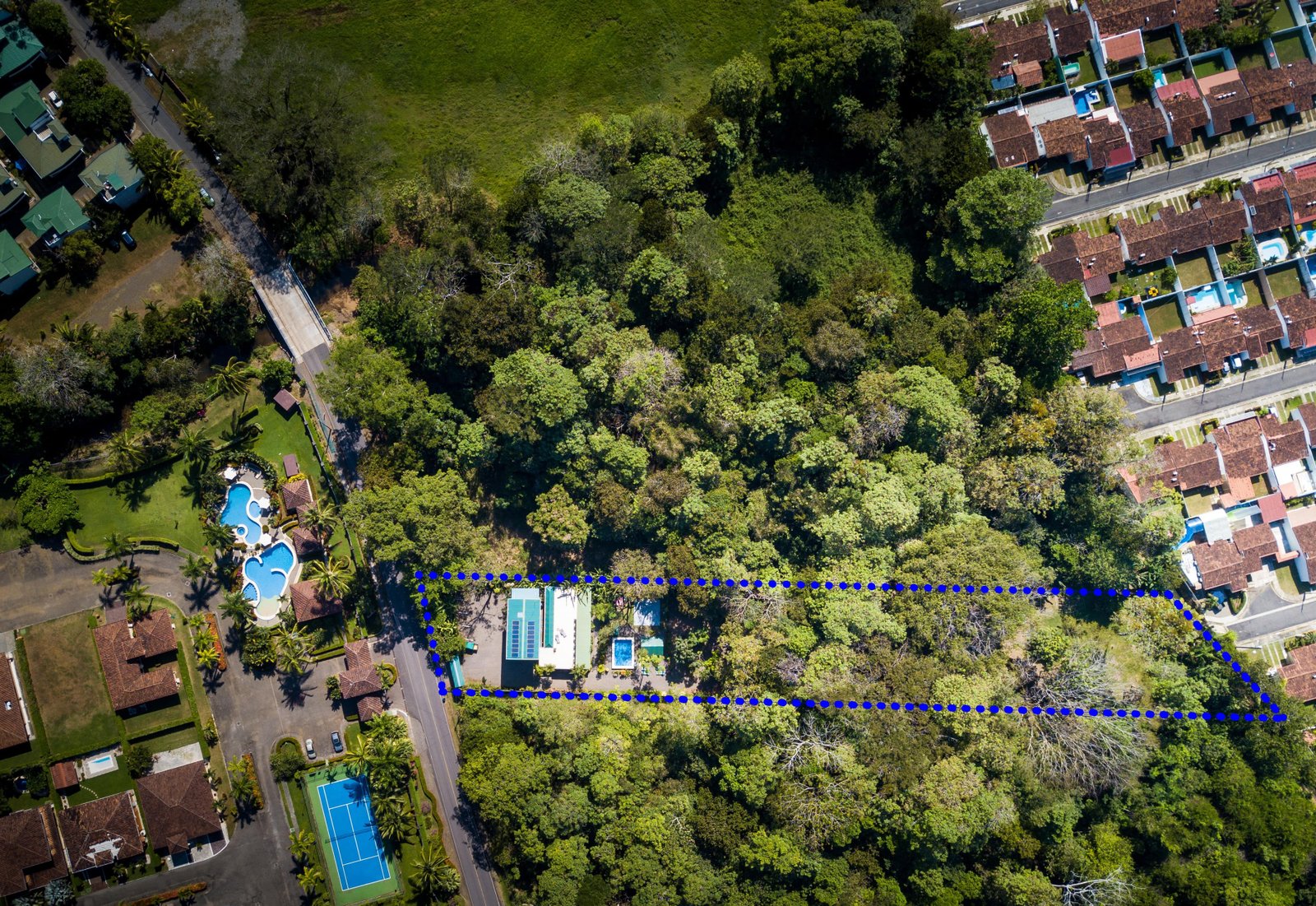 Beachside Rental Compound with Expansion Potential â€“ Playa Bejuco