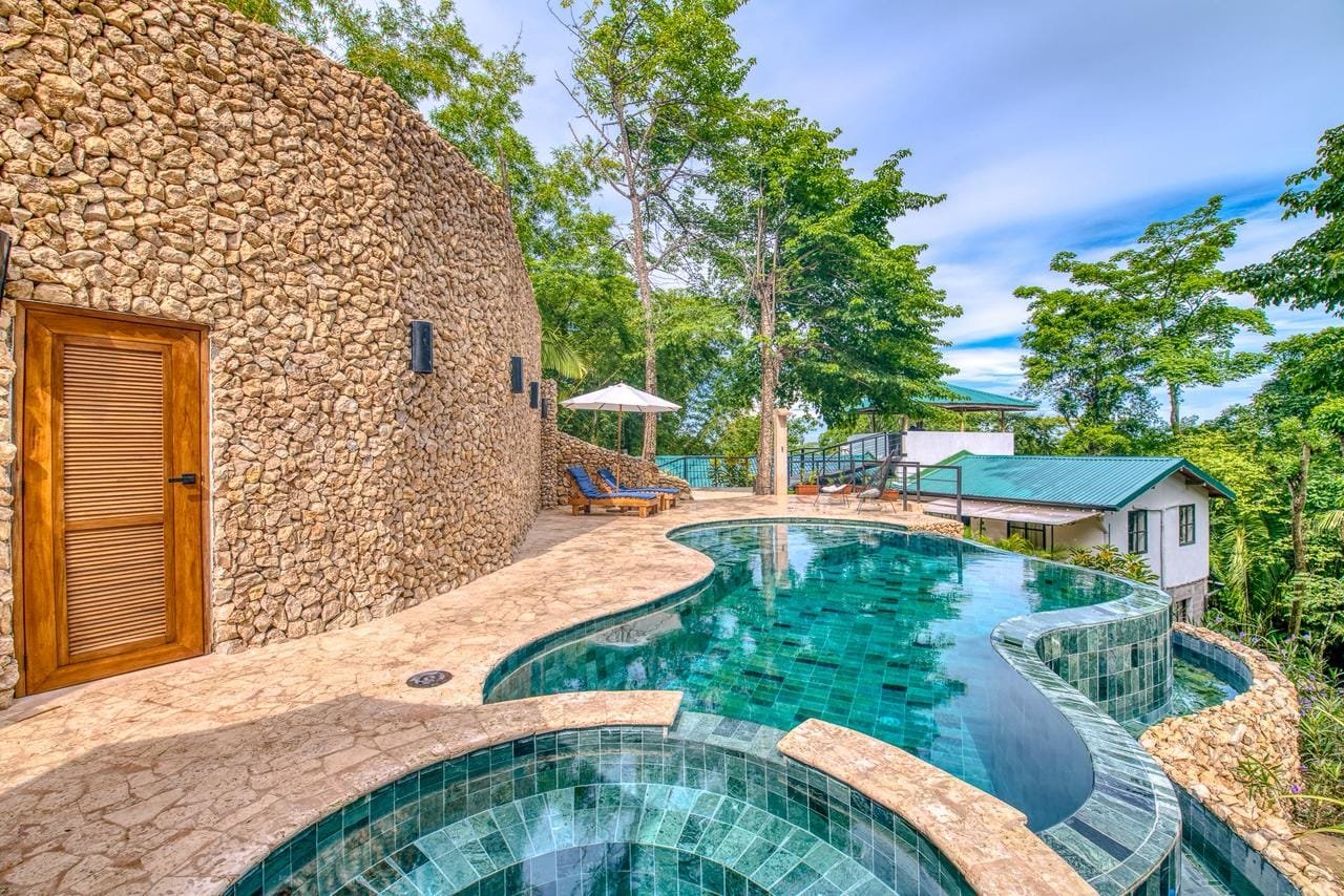 Turn-Key Boutique Hotel for Sale in Malpais