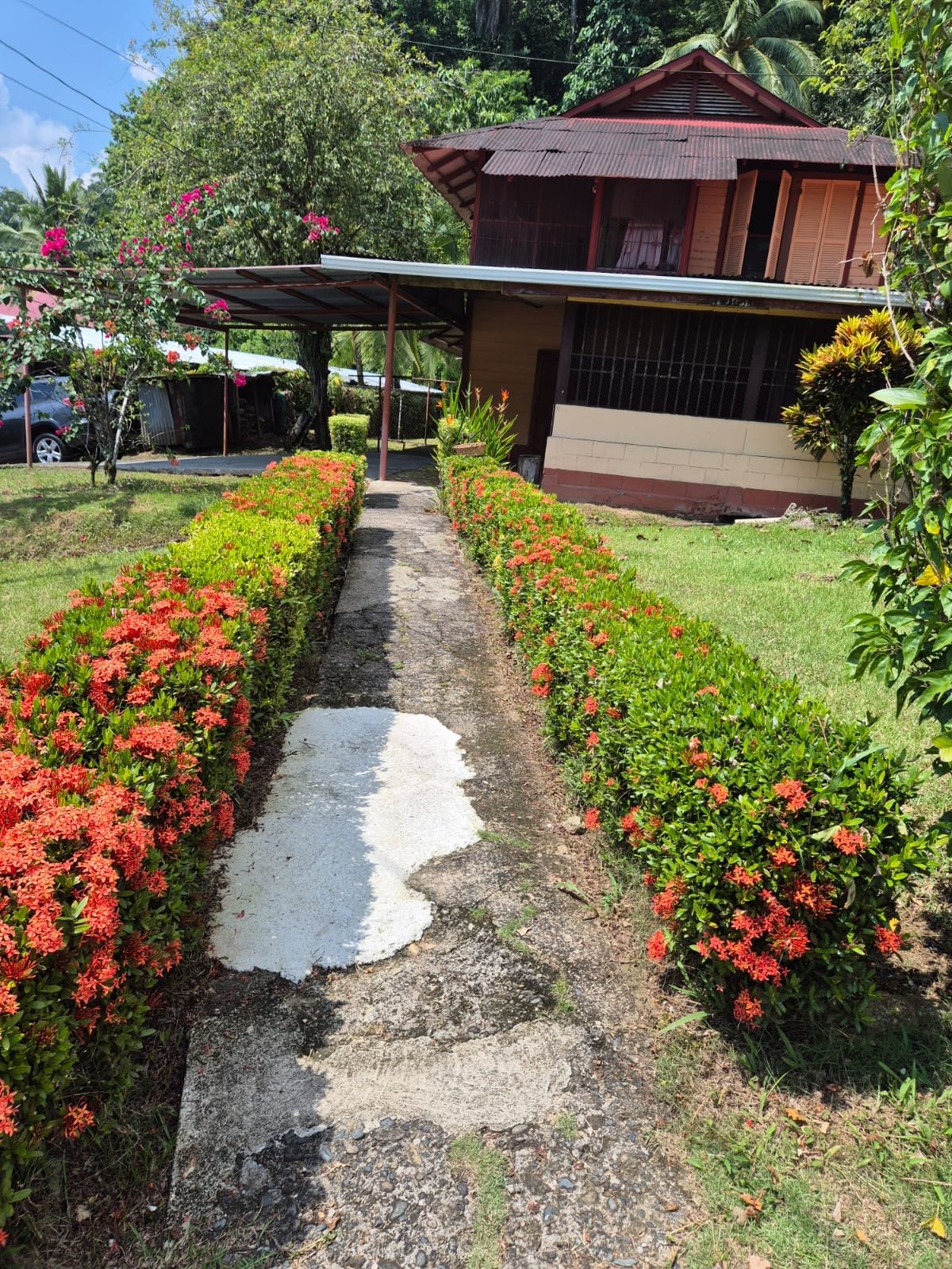 Charming Historic Home in Central Golfito