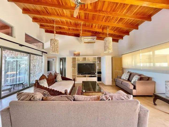 Ocean View Luxury Villa in Santa Teresa