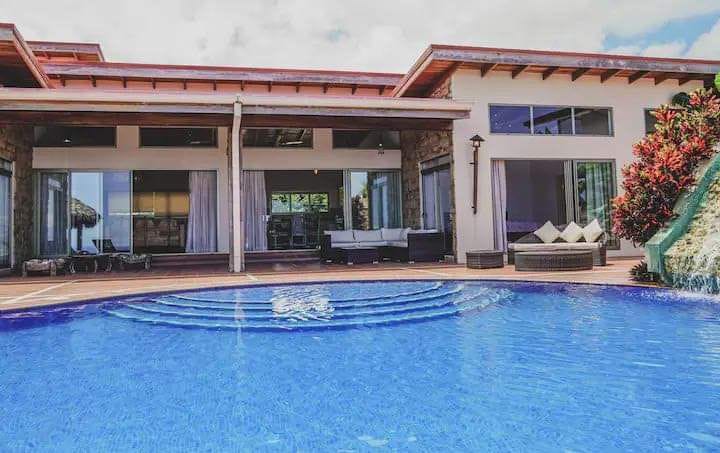 Ocean View Luxury Villa in Santa Teresa